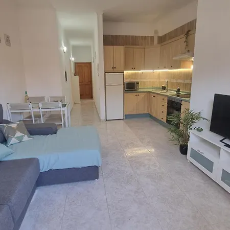 Apartment Diadas Breeze Guargacho